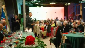 Seguro a dîné avec l'Association 25 de Abril. Les images (et les discours)