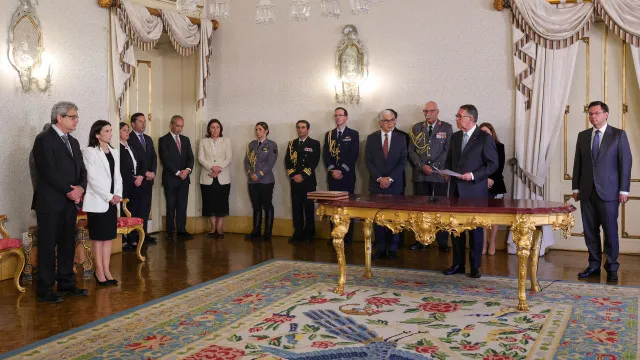 Seguro investit de nouveaux représentants de la République pour les Açores et Madère.