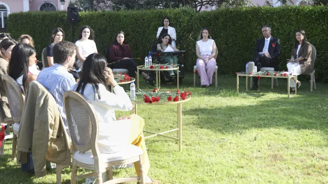 Seguro promet de donner une voix aux idées des jeunes : "Une envie que le pays change"