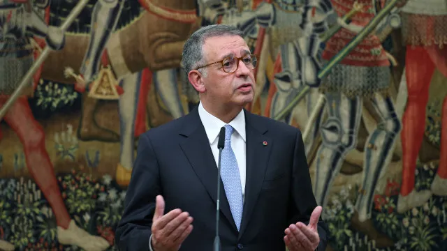 Seguro va insister "jusqu'à la fin" sur le dialogue concernant la loi du travail mais nie toute pression.