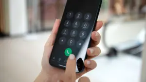 SNS 24 ou 112 ? Nausée, douleur, accident : Cas par cas, sachez où appeler.