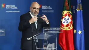 TAP. Le gouvernement invite Air France-KLM et Lufthansa à présenter des propositions.