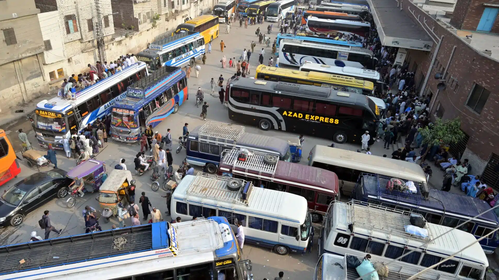 Transports publics gratuits dans la capitale du Pakistan