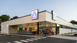 "Travaillez à mi-temps et gagnez tout l'été": ALDI recrute