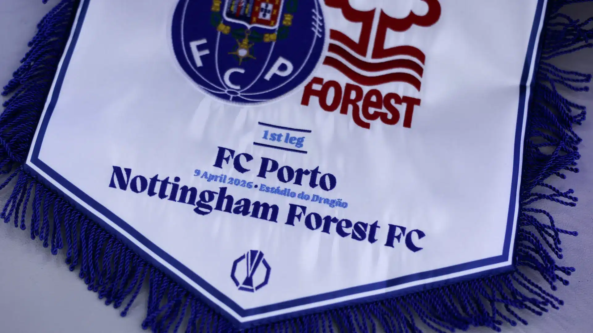 Un fan britannique décède après un match au Dragão. La PSP tente de contacter la famille.