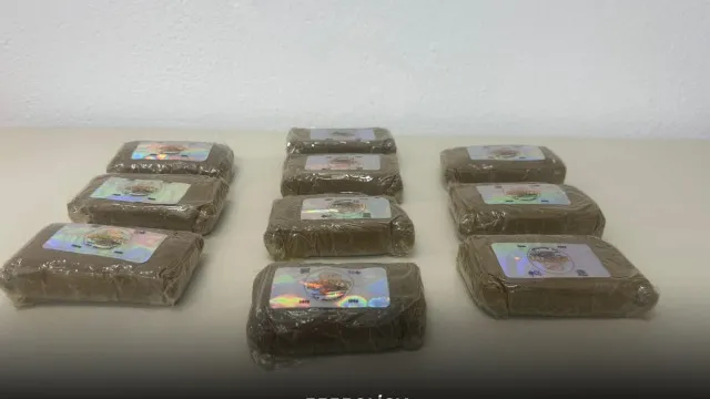 Un homme arrêté avec plus de 2 000 doses de haschisch à Faro