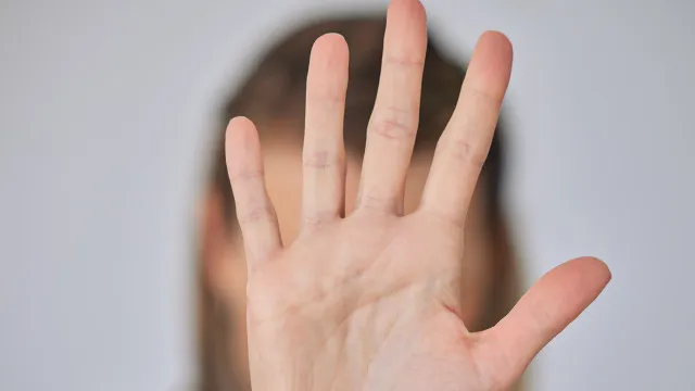 Un homme de 24 ans arrêté pour violence domestique à Lumiar : "Torse nu"