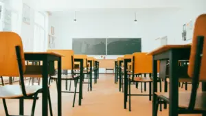 Une école avec du sens valorise les professeurs et n'impose pas la dictature des résultats.