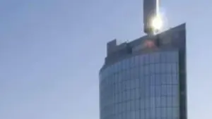 Utilise un faux document (émis par le maire) pour des affaires à Maia.