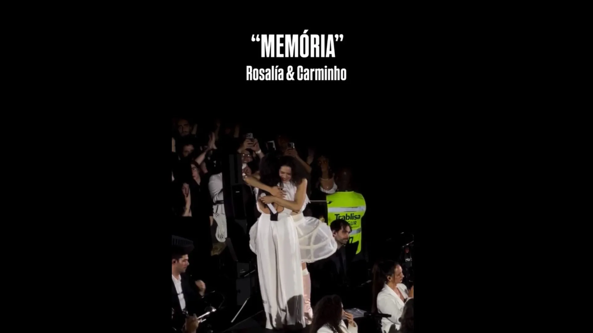 Va rester dans la "Mémoire". Rosalía amène Carminho sur scène à la Meo Arena.