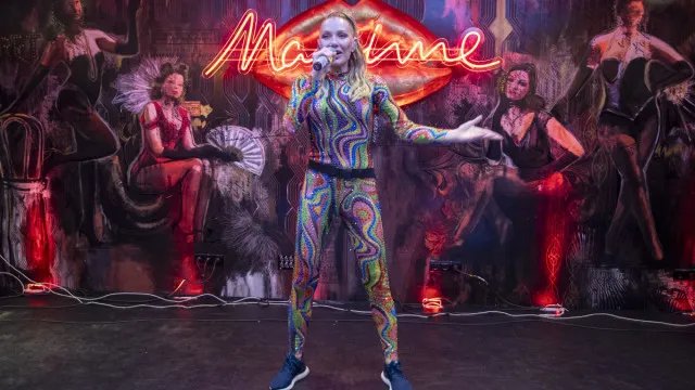 VinTV est arrivé au Portugal et a amené la chanteuse de "Saturday Night" pour la première.