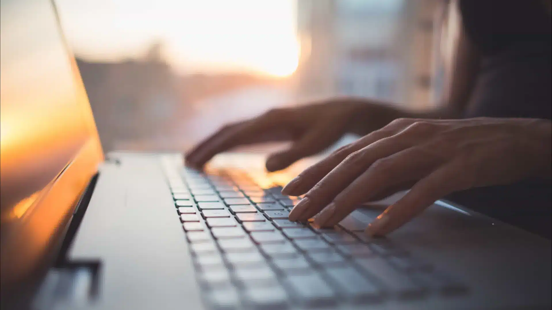 Vous cherchez un emploi ? Attention aux "Job Scam" : Voici les alertes de la PJ.