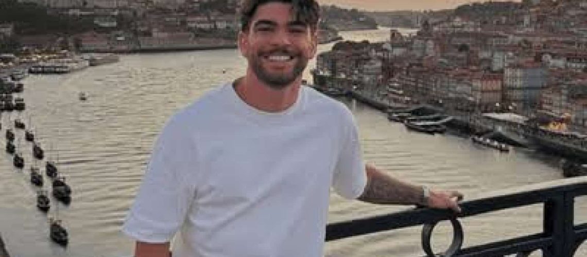 Afinal, le jeune qui est mort à Ibiza n'est pas portugais (c'est le père qui habite ici).