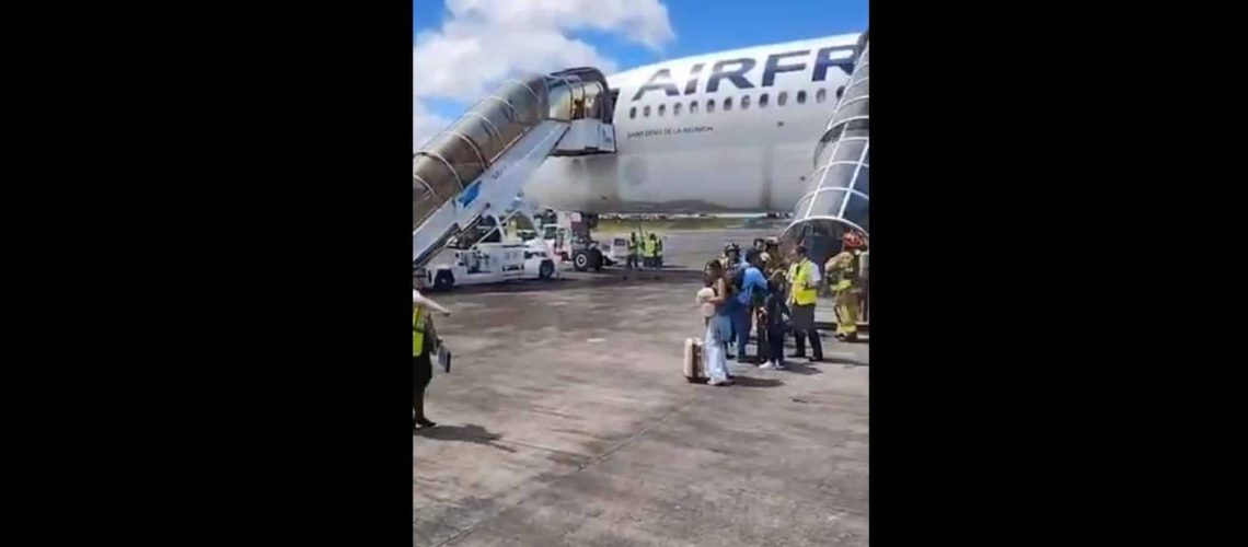 Avion qui se rendait à São Paulo forcé d'atterrir aux Açores. Il y a une vidéo.