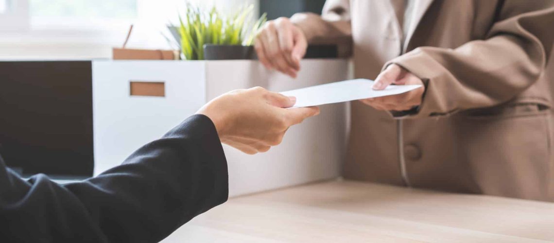 Bulletin de salaire montrant les charges avec les travailleurs couvre 29 entreprises