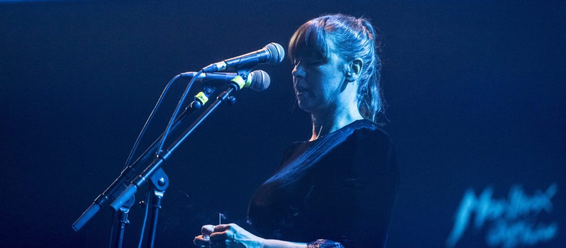 Cat Power présente à Oeiras un spectacle dédié à Dylan pour la dernière fois.
