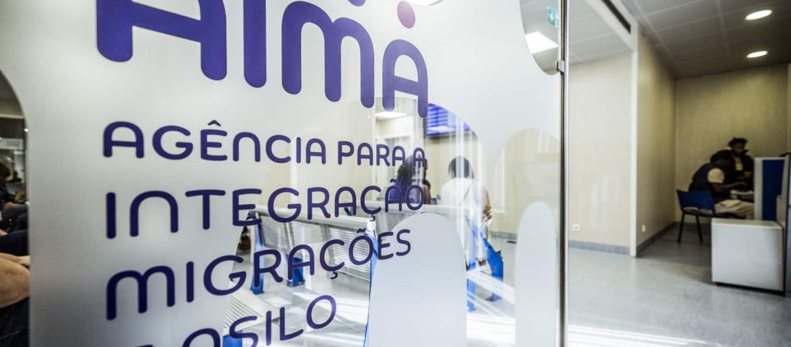 Citoyenne brésilienne intente une action contre l'État et l'AIMA et demande une indemnisation pour dommage