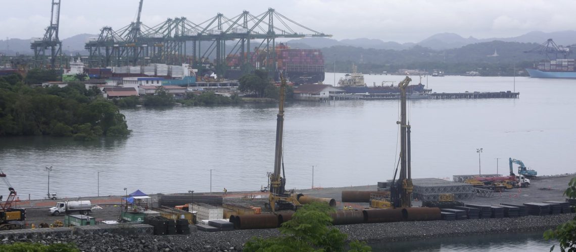 CK Hutchison recherche un investisseur chinois pour les affaires portuaires au Panama.