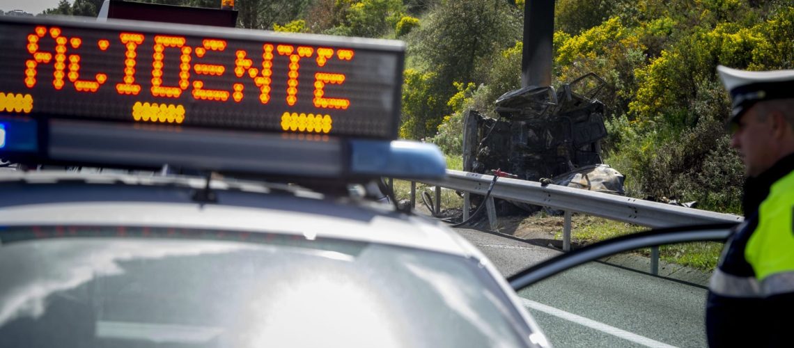 Collision sur l'A25 à Reigoso fait un mort et un blessé. Route coupée.