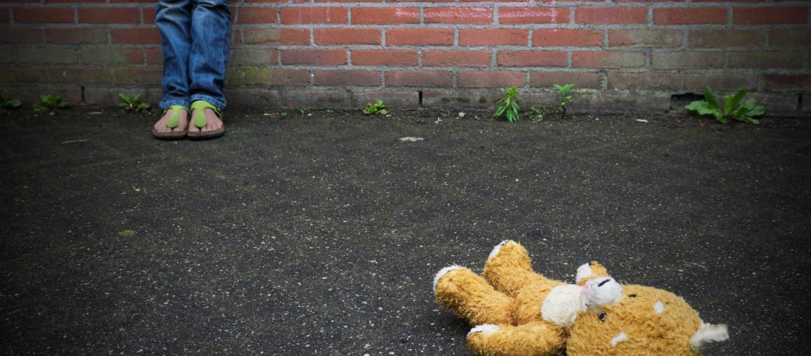 Détenu pour l'agression sexuelle de sa demi-sœur à Montijo. La victime a 9 ans.