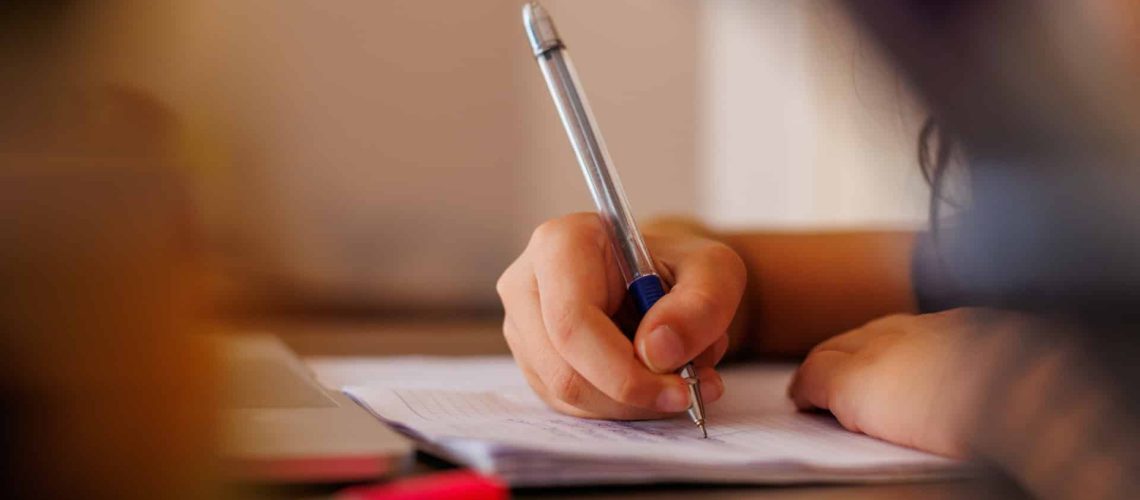 "Difficultés techniques" : Notes des examens de 9e année seulement mercredi.