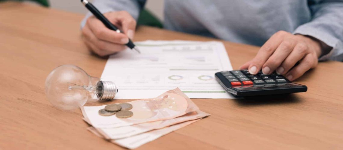 Électricité. Après tout, vaut-il ou non la peine de passer au tarif bi-horaire ?