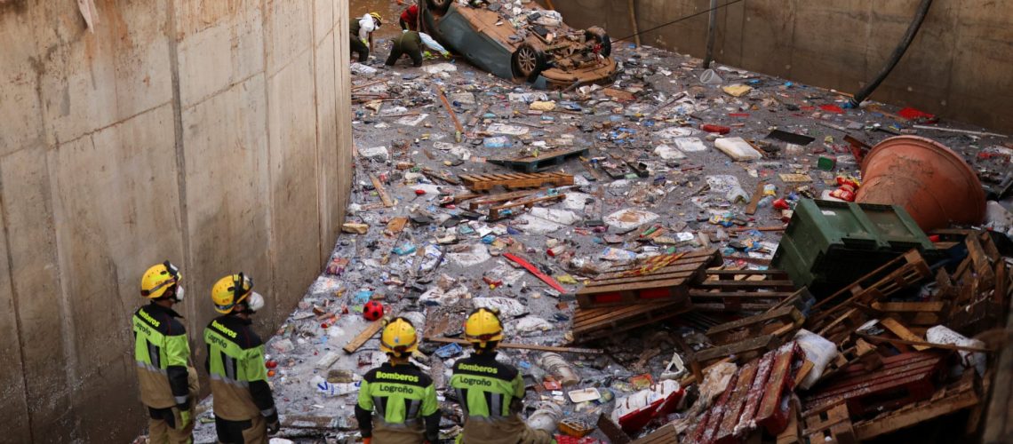 Entreprise portugaise restaure le patrimoine détruit par les inondations à Valence.