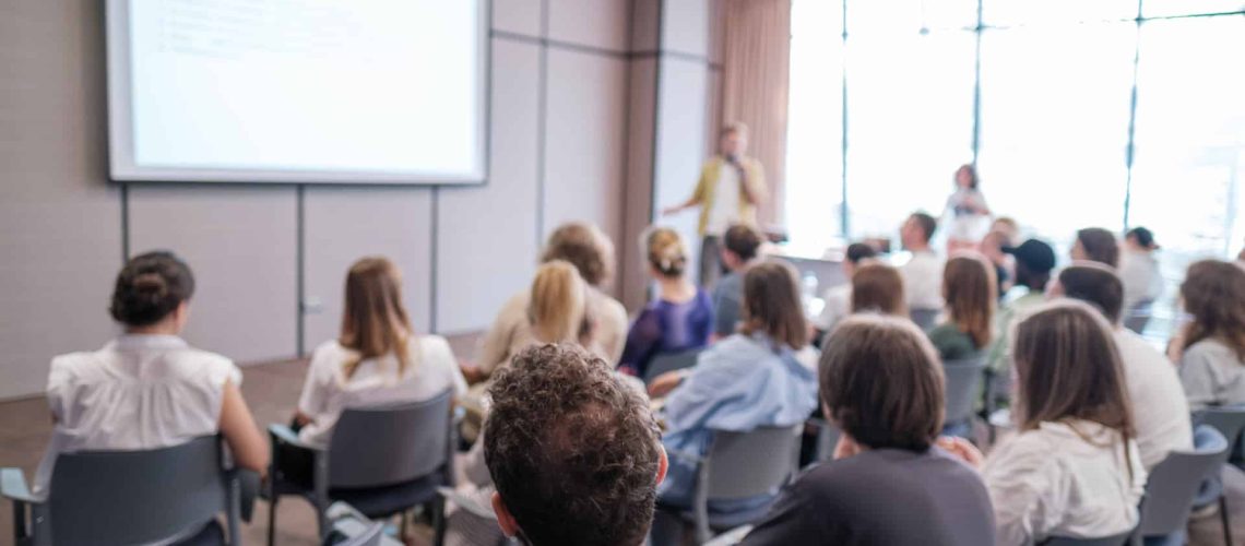 Est-il obligatoire de suivre une formation sur le lieu de travail ?
