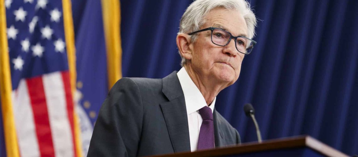 Fed défend l'indépendance des banques centrales face aux gouvernements.