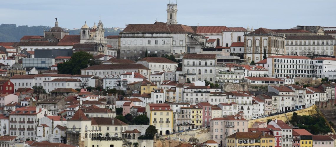 Femme retrouvée morte dans le centre de Coimbra. La PJ enquête.