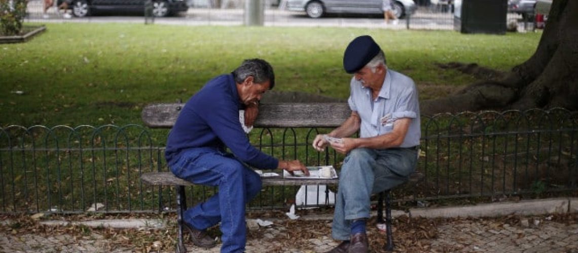 Finalement, quels retraités doivent prouver qu'ils sont en vie pour recevoir leur pension de retraite.