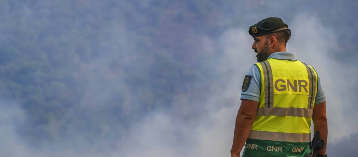 GNR sans enregistrement de routes interdites à la circulation en raison des incendies à 13h