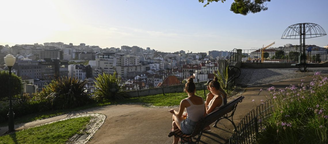 Il pourrait pleuvoir samedi et dimanche, mais la semaine aura un temps "normal pour la saison".
