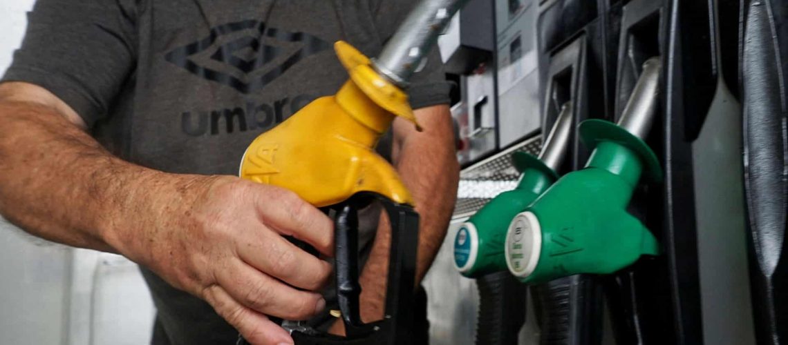 Il vaut mieux faire le plein maintenant : Les carburants deviennent plus chers demain.