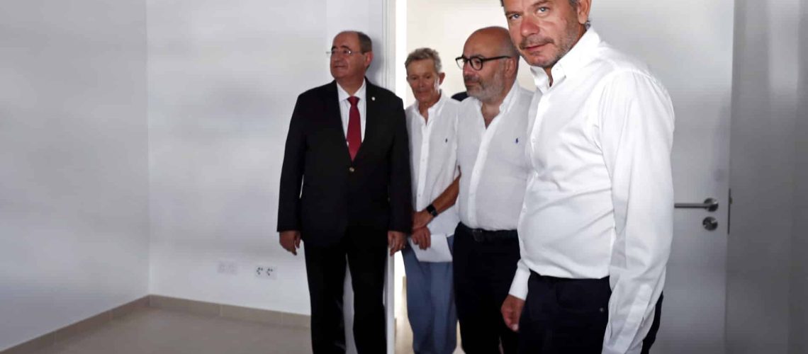 Inauguration de 49 logements pour reloger des familles de pêcheurs de Praia de Faro.