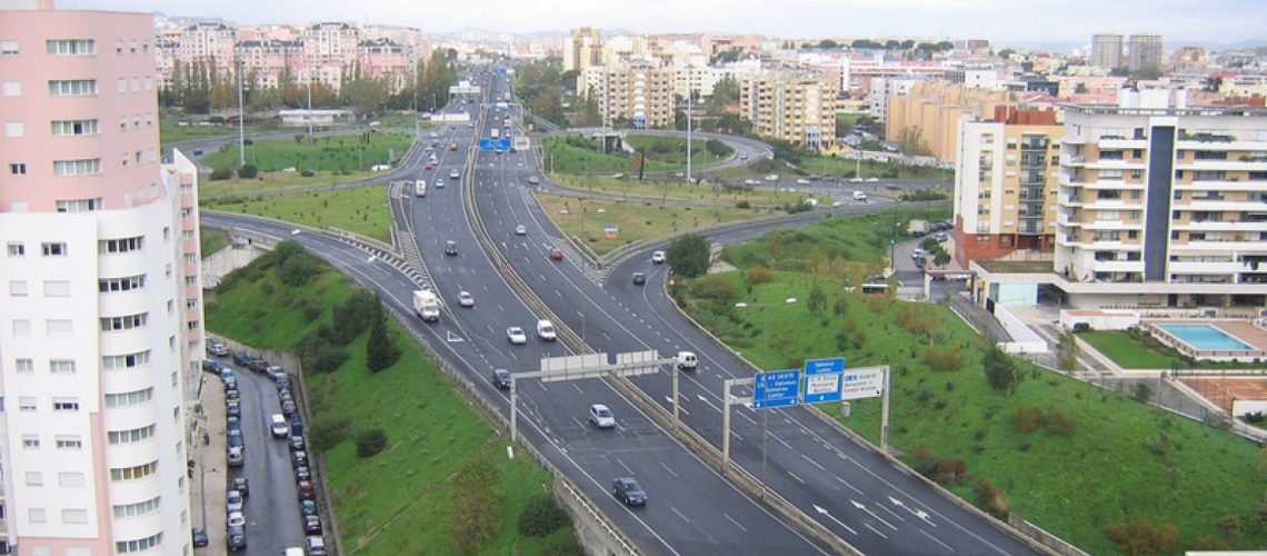 Incendie dans la zone d'Ameixoeira oblige à couper l'axe Nord-Sud