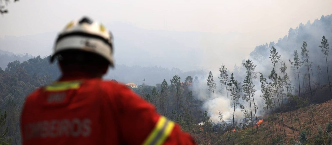 Incendies : Les flammes menacent à nouveau d'entrer dans Castelo de Paiva.