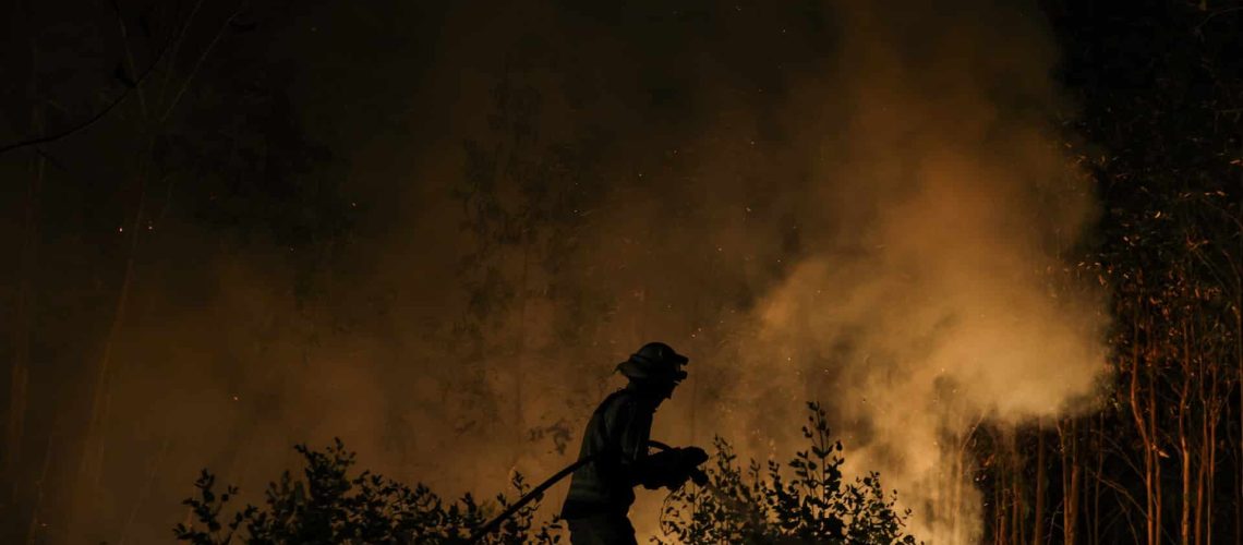 Incendies. Trois pompiers blessés dans la lutte contre les flammes à Sabrosa.