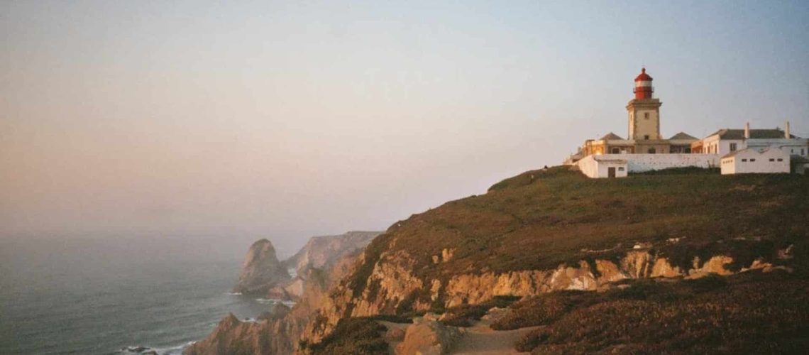 Jeune de 22 ans secouru au Cap de Roca. Il serait tombé du belvédère.