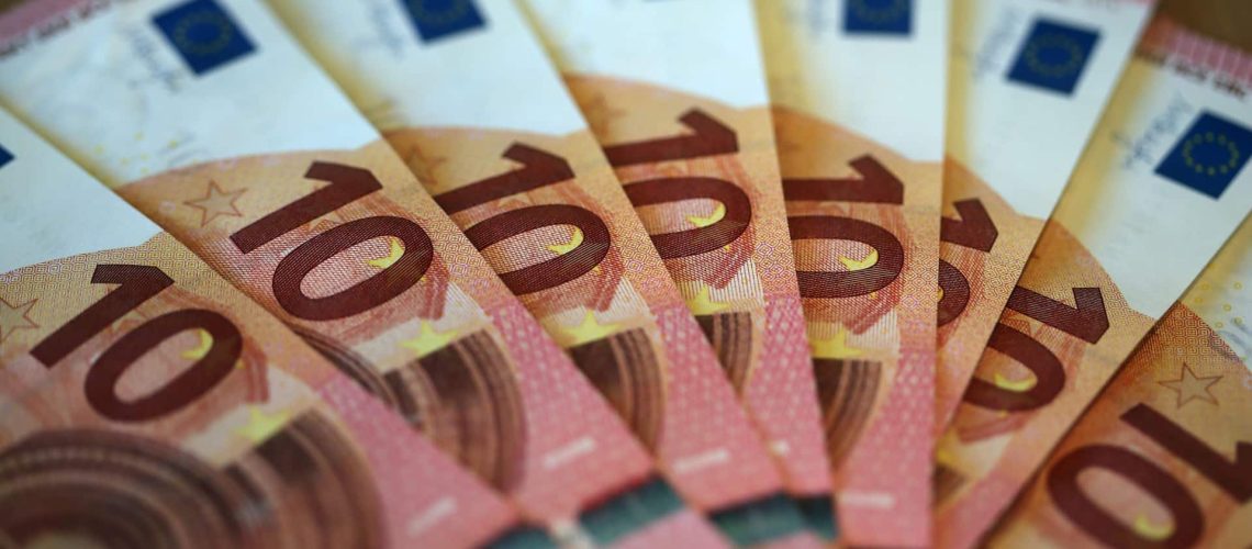 La dette des ménages, des entreprises et de l'État augmente à 893 100 millions.