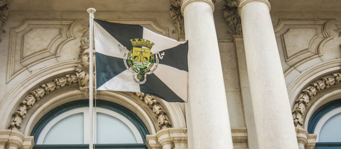 La mairie de Lisbonne a 700 occupations illégales à résoudre, déclare la conseillère.
