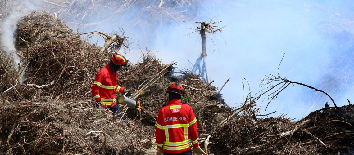 La Protection Civile avertit que les brûlages et les débroussailleuses sont interdits.