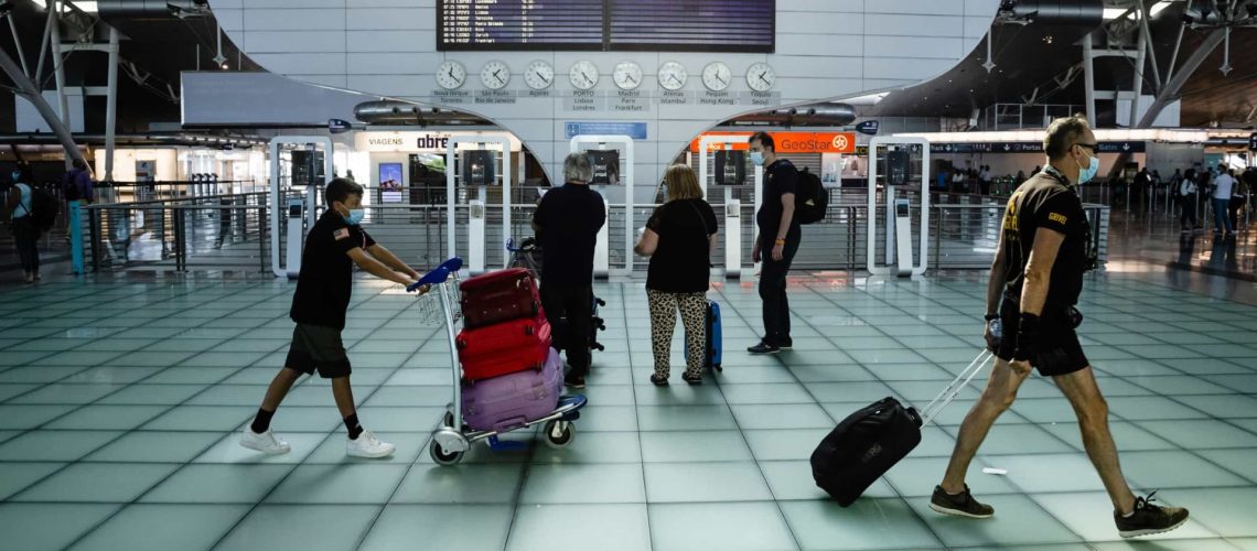 L'aéroport de Porto reprend une opération normale avec une visibilité réduite.
