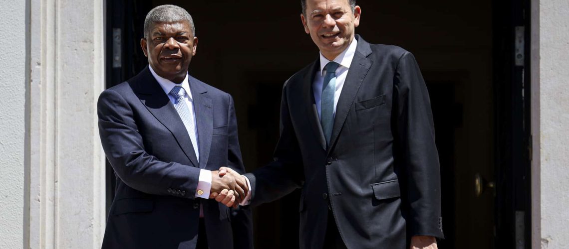 L'Angola va décorer des Portugais pour les 50 ans de l'indépendance.