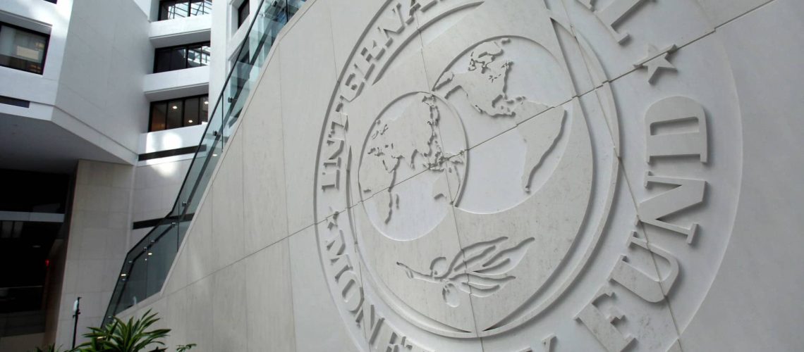 Le FMI critique le recours aux tarifs pour compenser le déficit de la balance courante.