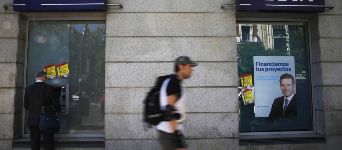 Le gouvernement espagnol autorise la fusion de BBVA et Sabadell, mais il y a une condition.