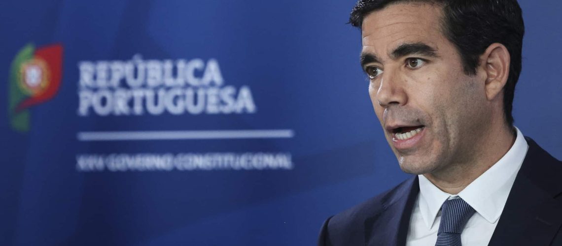 Le gouvernement veut supprimer l'éventail salarial d'incitation pour augmenter les salaires.