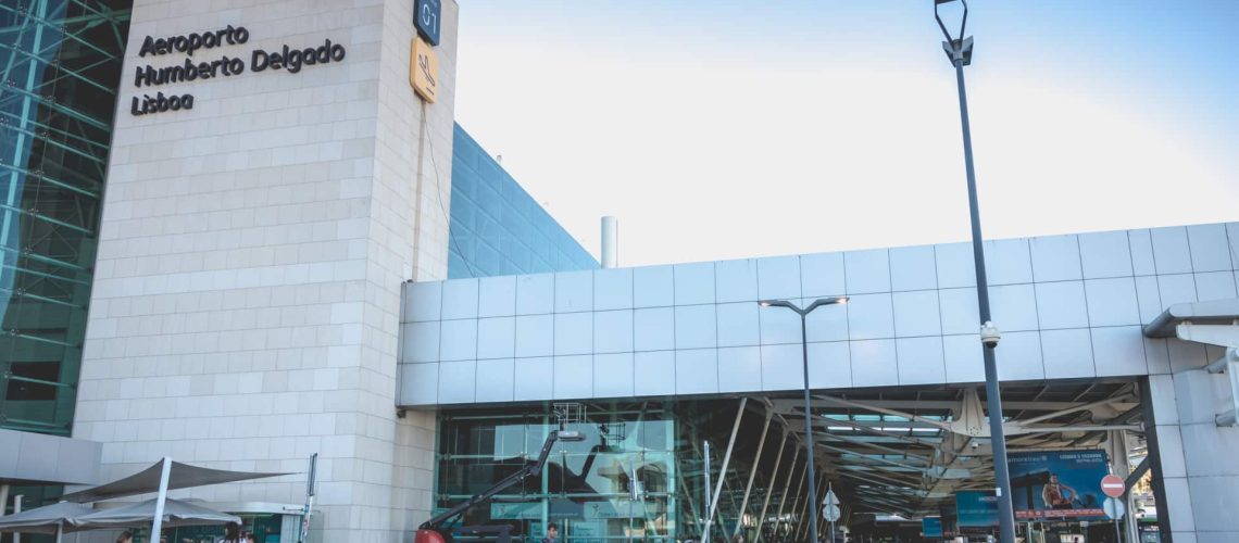 Le PCP critique Moedas pour la position qu'il a adoptée face à l'entretien de l'aéroport.