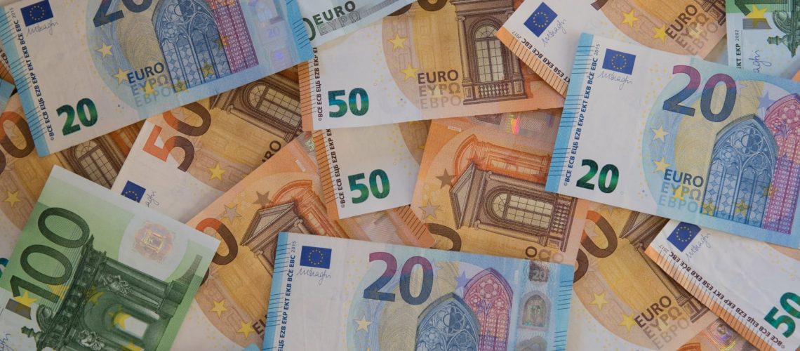 Le Portugal s'aligne avec l'Espagne, la Grèce et l'Italie. Voyez comment sont les taux d'intérêt.