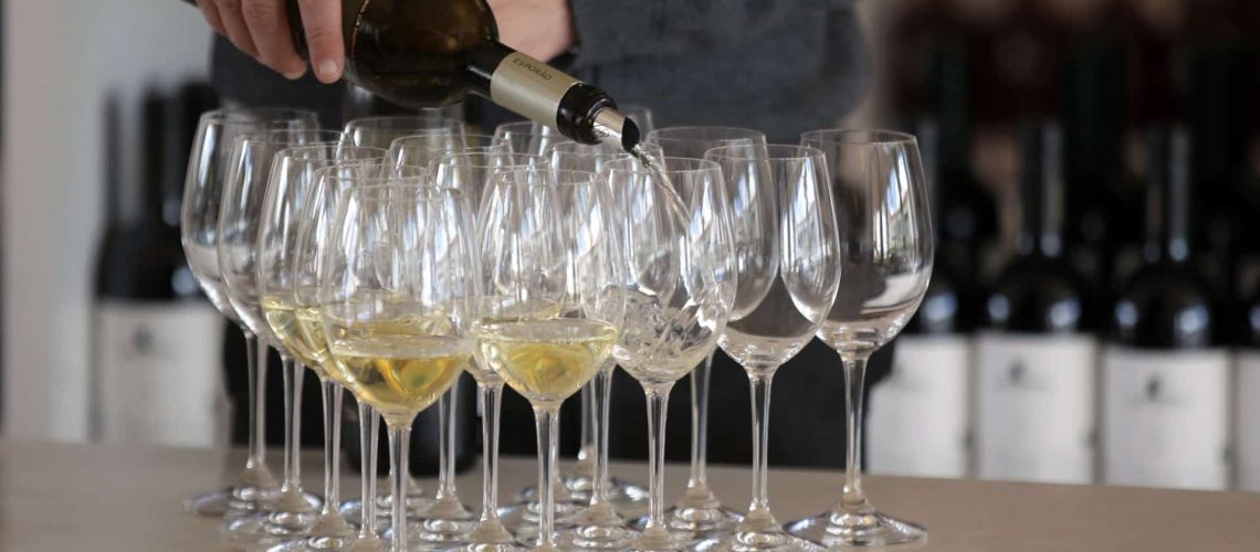Le prix du vin pourrait augmenter de 30 % pour le consommateur.
